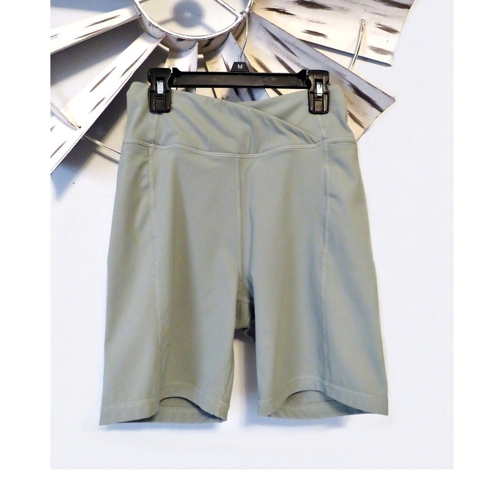 Danskin Women's Cross Waist Size Small Bike Shorts Lily Green Side Pockets